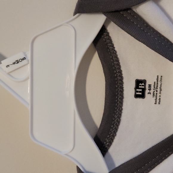 Hudson Baby Onesie New To The Tribe - Picture 6 of 9